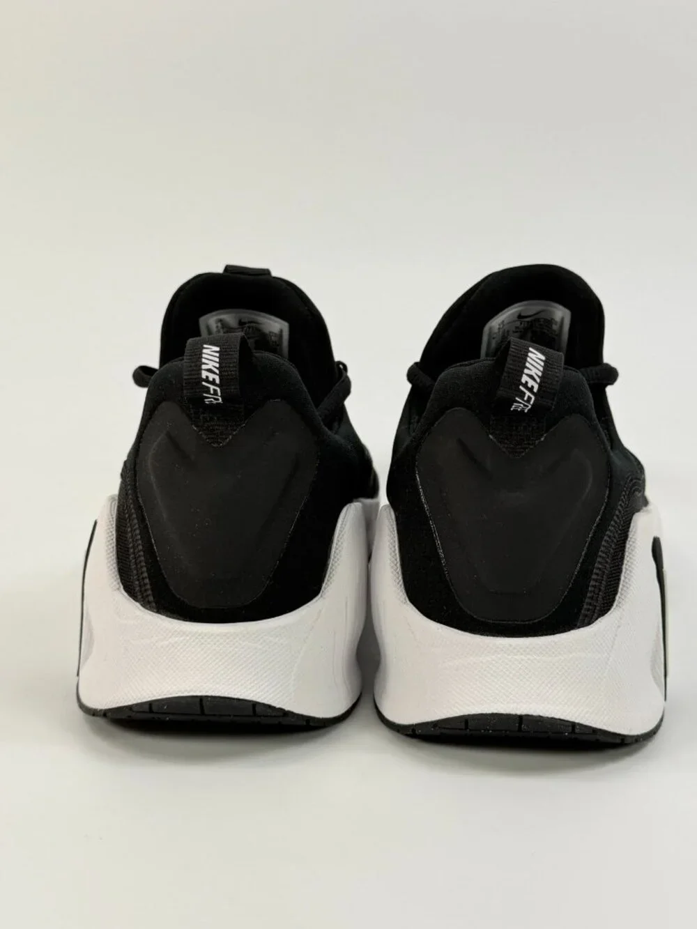 Nike Women's Free Metcon 6 'Black White' FJ7126-001 Gym size 9.5
